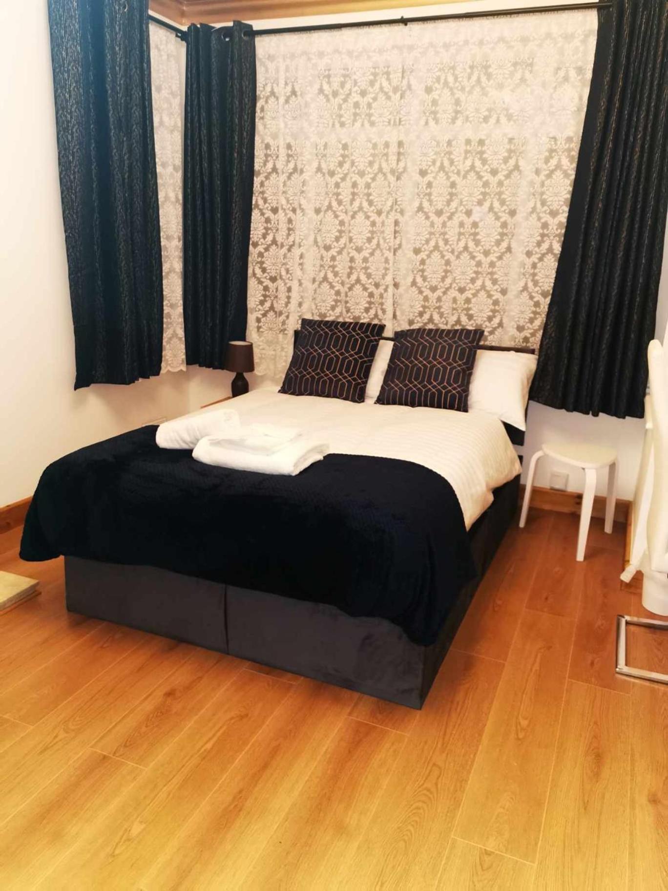 Hotel Uplands Grove Bungalow Wolverhampton Zewnętrze zdjęcie