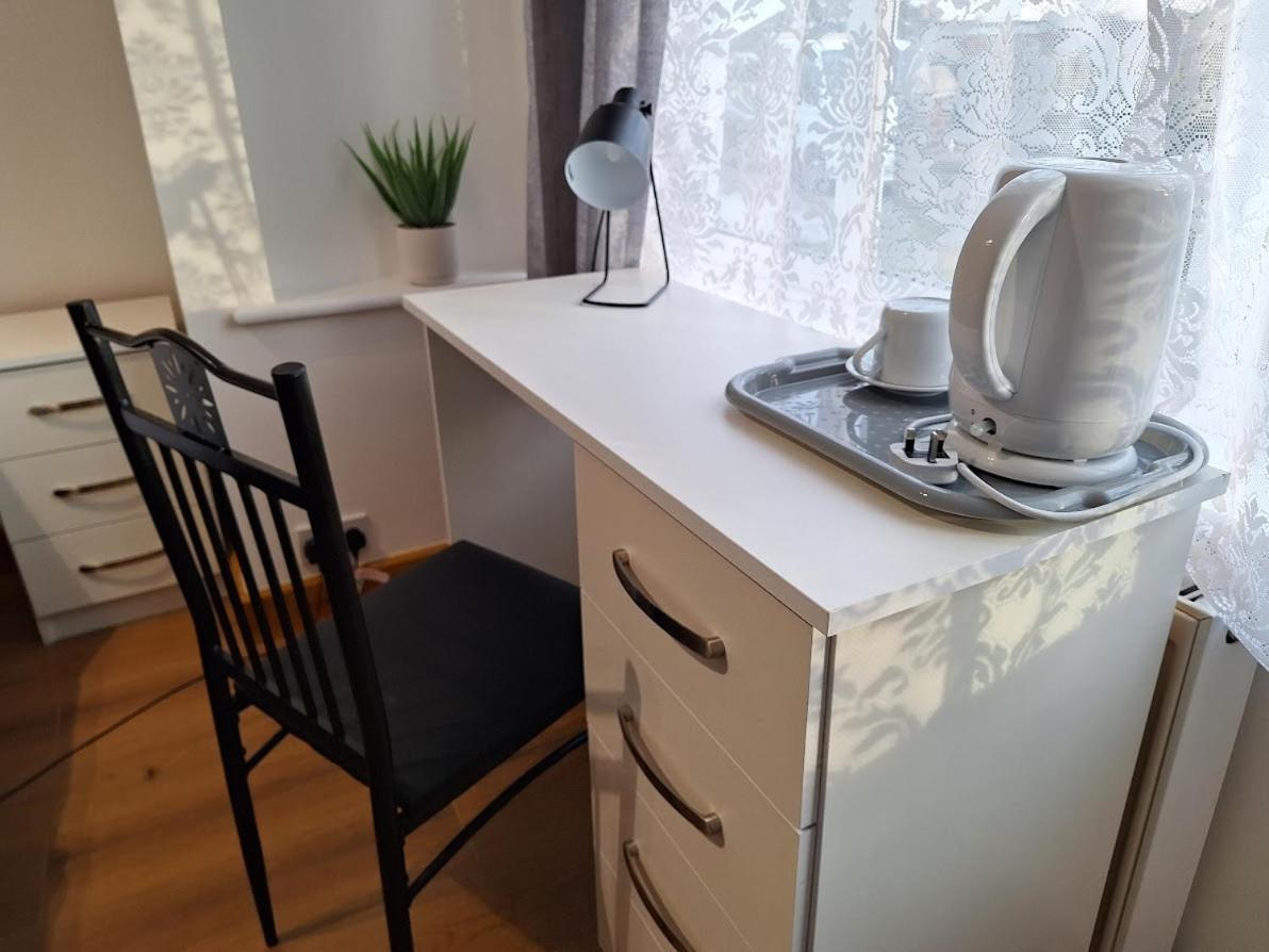Hotel Uplands Grove Bungalow Wolverhampton Zewnętrze zdjęcie