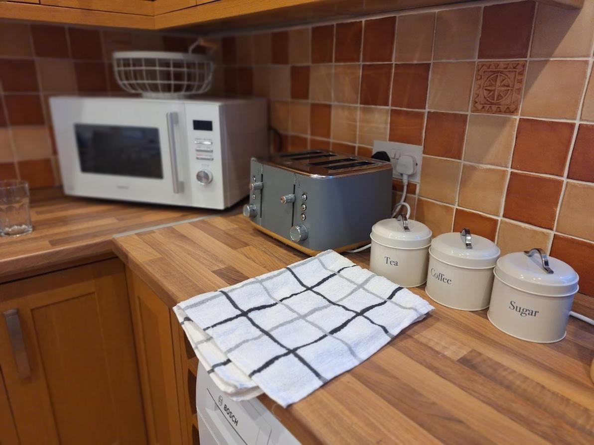 Hotel Uplands Grove Bungalow Wolverhampton Zewnętrze zdjęcie