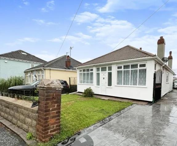 Hotel Uplands Grove Bungalow Wolverhampton Zewnętrze zdjęcie