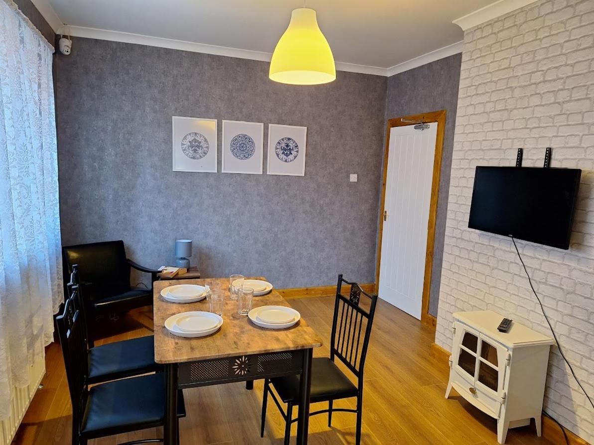 Hotel Uplands Grove Bungalow Wolverhampton Zewnętrze zdjęcie