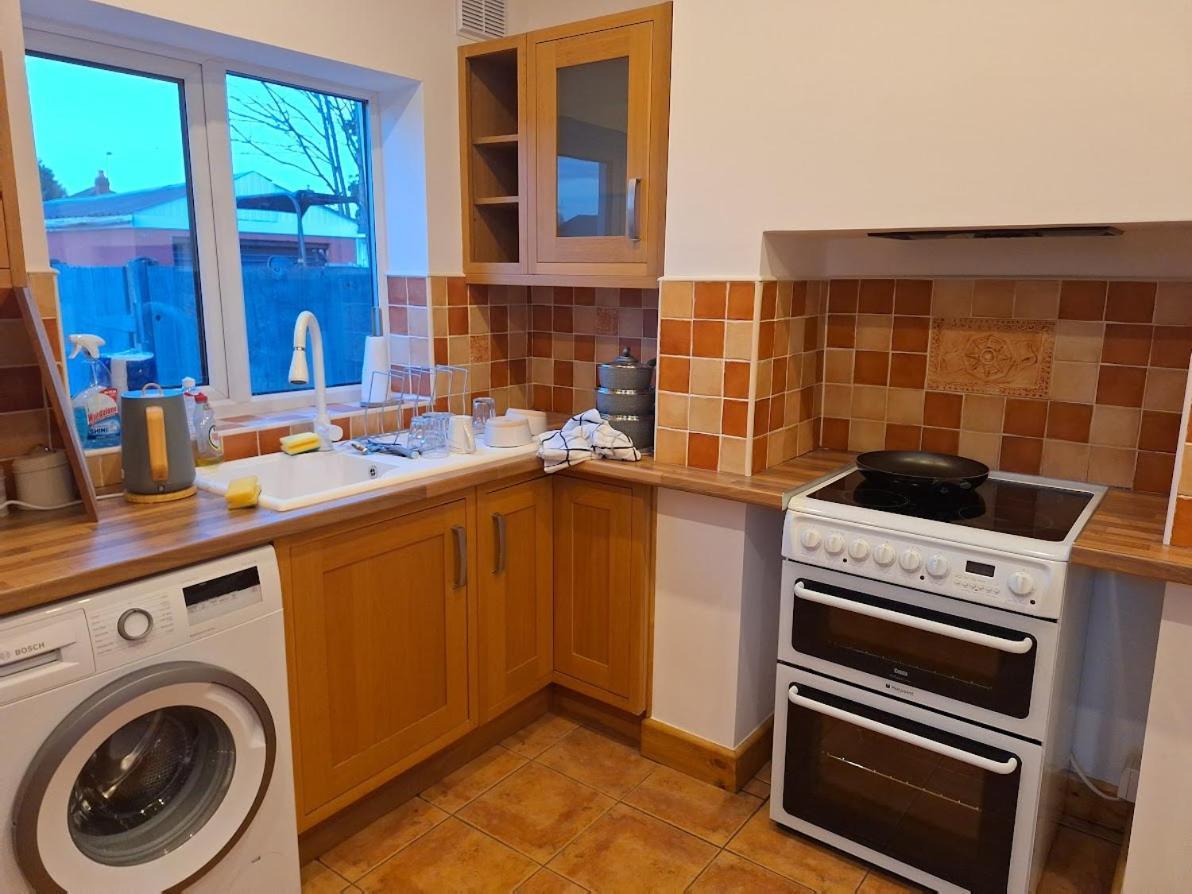 Hotel Uplands Grove Bungalow Wolverhampton Zewnętrze zdjęcie
